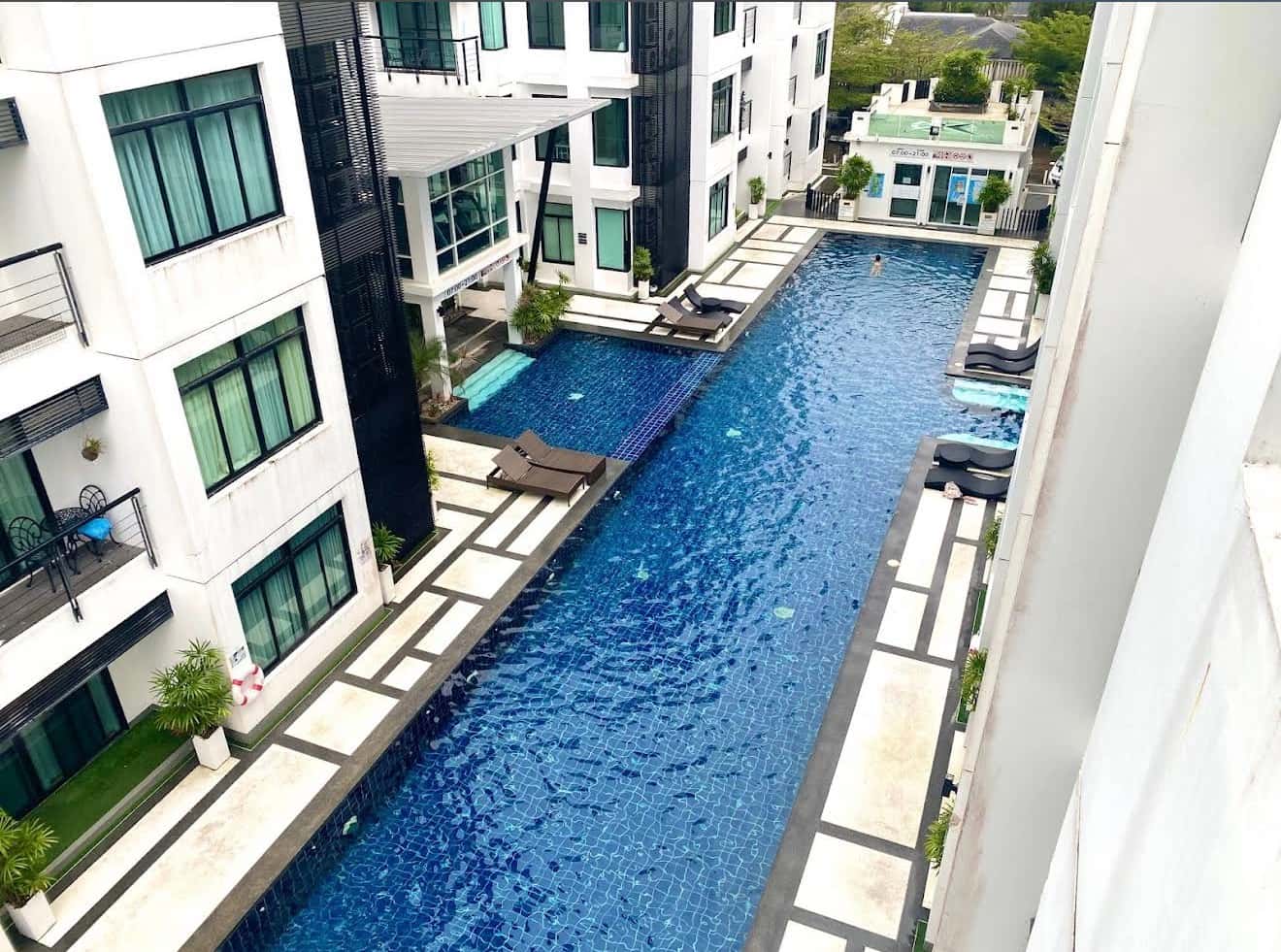 b0499893-d5bc-4fd2-97a7-43dba085fd67